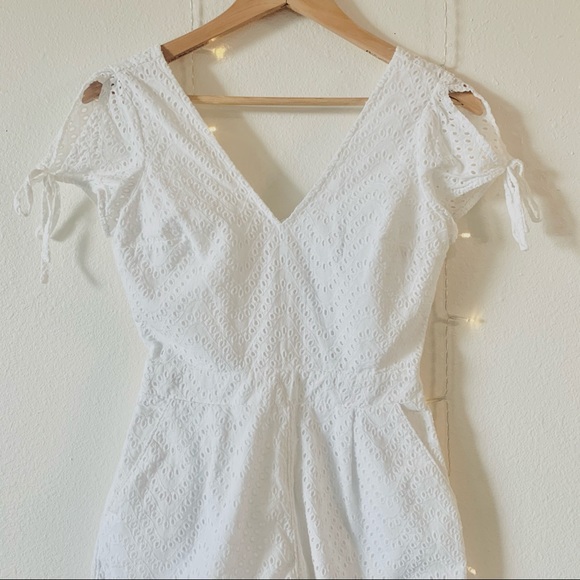 NWOT EXPRESS WHITE EYELET JUMPSUIT - Picture 7 of 13